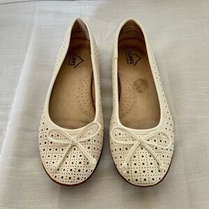 Cliffs by White Mountain Cheryl Women's Flats Size 8M